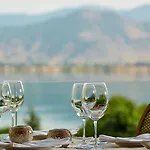 Hotel Limneon & 5*