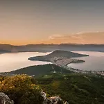 Limneon & Hotel Kastoria