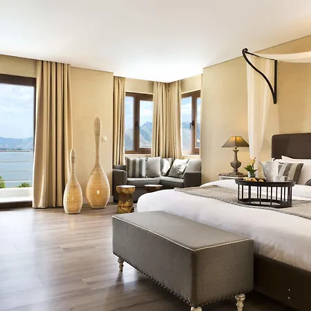 Hotel Limneon & 5*