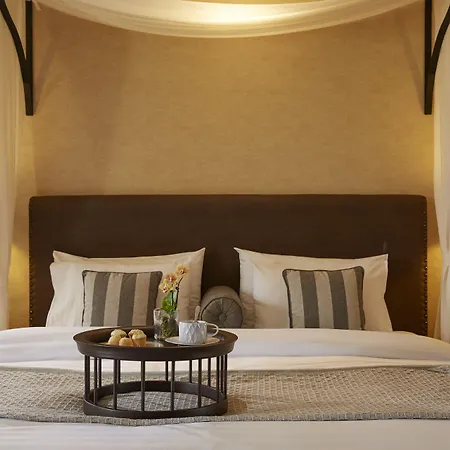 Hotel Limneon &