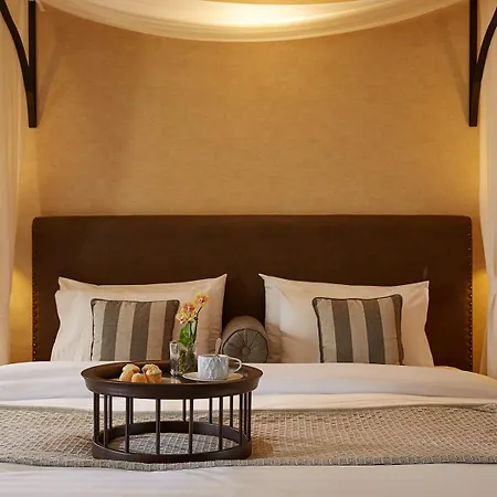 Hotel Limneon &
