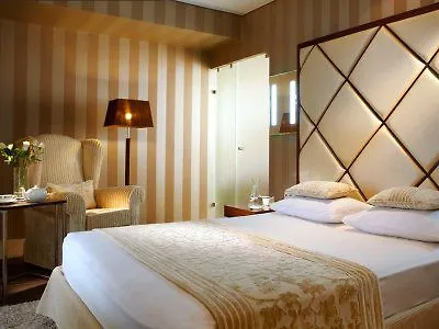 Limneon & Hotel